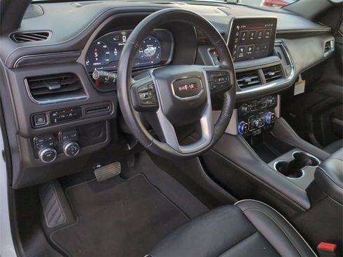 Certified 2023 GMC Yukon XL SLT image 10