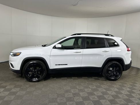 Used 2019 Jeep Cherokee Latitude Plus AWD/4WD image 2