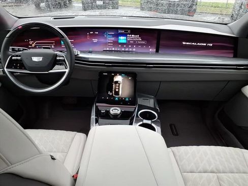 Certified 2025 Cadillac Escalade IQ Luxury 1 image 18