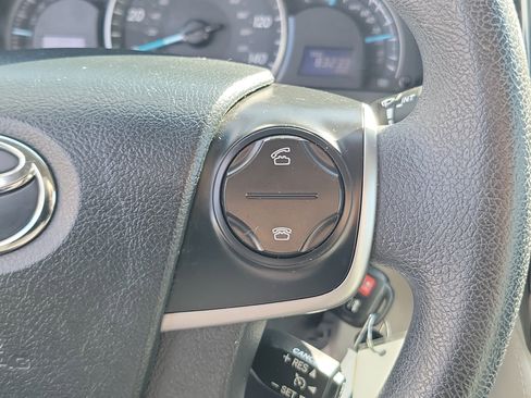 Used 2013 Toyota Camry LE image 15