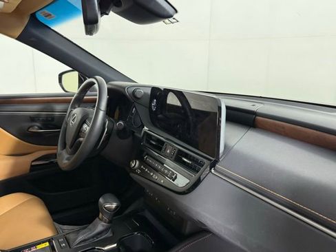 Certified 2025 Lexus ES 300h w/ Premium Package image 34