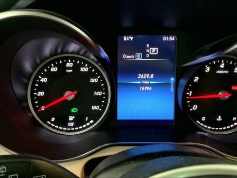 Used 2022 Mercedes-Benz GLC 300 image 9