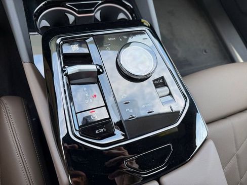 New 2026 BMW 530i xDrive AWD/4WD image 21