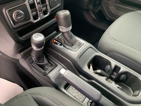 Used 2021 Jeep Wrangler Unlimited Sport image 34