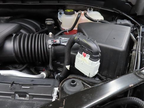 Used 2024 GMC Sierra 1500 AT4 w/ Technology Package image 31