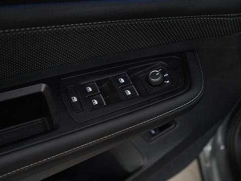 Used 2024 Volkswagen Atlas Cross Sport SEL R-Line AWD/4WD image 19