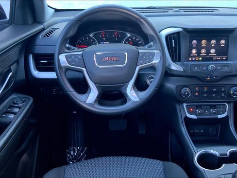 Used 2022 GMC Terrain SLE image 5