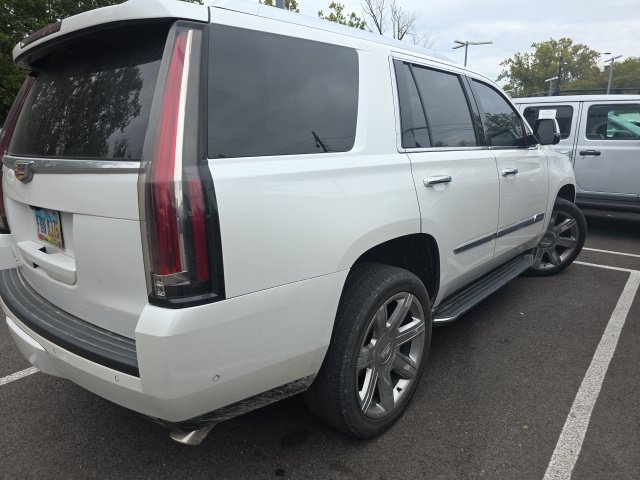 Used 2018 Cadillac Escalade Premium Luxury AWD/4WD image 6