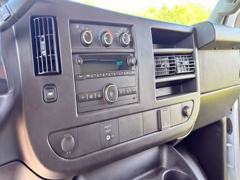 Used 2016 GMC Savana 3500 RWD image 25
