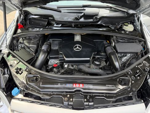 Used 2006 Mercedes-Benz R 500 4MATIC image 28