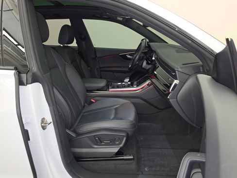Used 2023 Audi Q8 Prestige AWD/4WD image 47