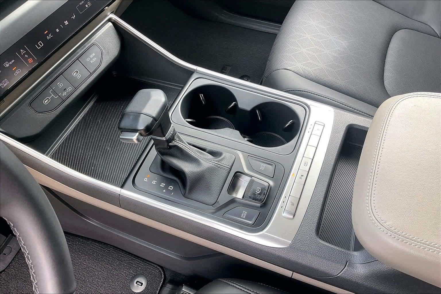 Certified 2026 Kia Carnival FWD image 14