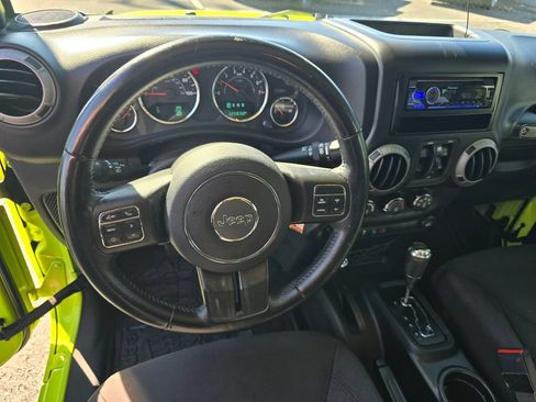 Used 2016 Jeep Wrangler Unlimited Sport w/ Quick Order Package 24S AWD/4WD image 18