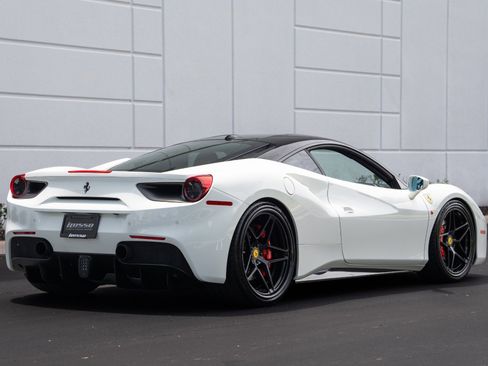 Used 2016 Ferrari 488 GTB RWD image 16