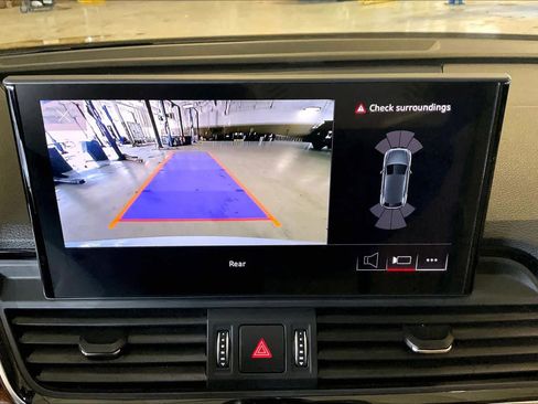 Used 2023 Audi Q5 Premium w/ Convenience Package image 27