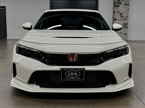 Used 2025 Honda Civic Type R image 2