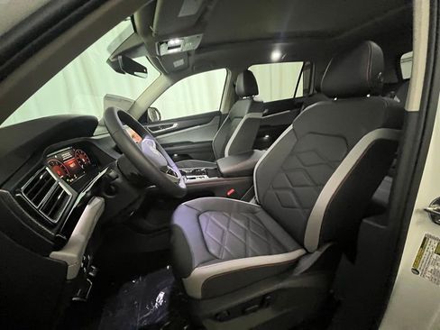 New 2026 Volkswagen Atlas Peak Edition AWD/4WD image 10