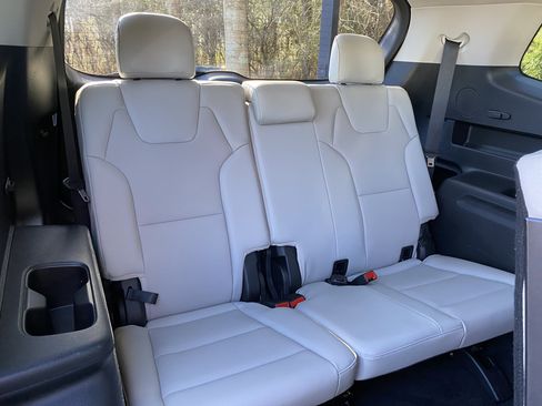 Used 2022 Kia Telluride EX image 37