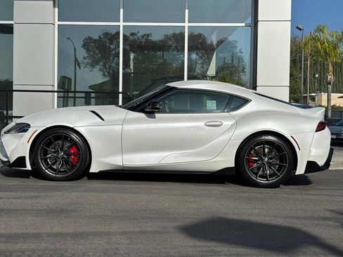 Used 2025 Toyota Supra Premium image 9