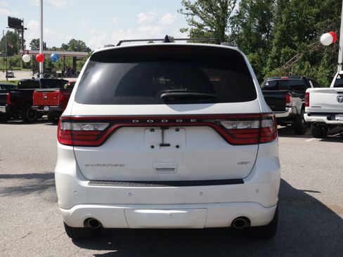 Used 2024 Dodge Durango GT RWD image 4