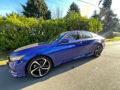 Used 2019 Honda Accord Sport image 2