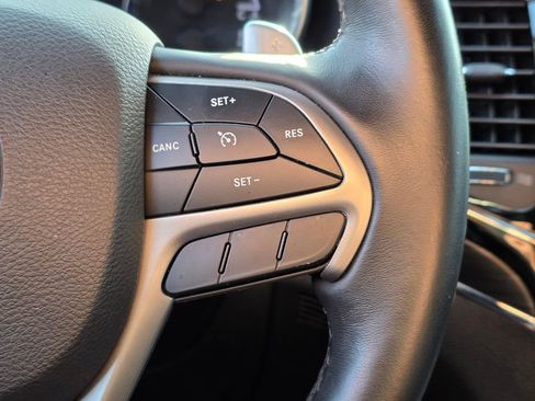 Used 2019 Jeep Grand Cherokee Limited w/ Luxury Group II AWD/4WD image 31