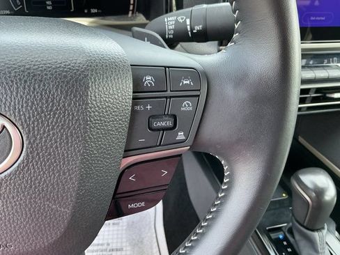 Used 2025 Toyota Camry SE w/ Convenience Package AWD/4WD image 29