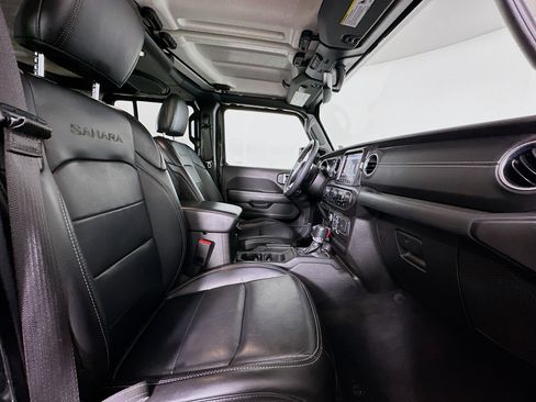 Used 2023 Jeep Wrangler Unlimited Sahara w/ Cold Weather Group AWD/4WD image 31