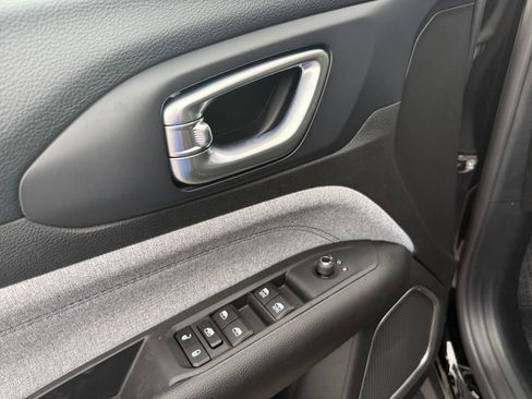 New 2026 Jeep Compass Latitude image 19