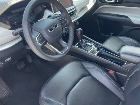Used 2025 Jeep Compass Limited AWD/4WD image 16