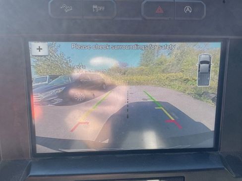 Used 2017 Ford F150 XLT w/ Equipment Group 302A Luxury image 10