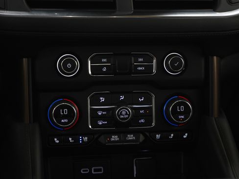 Used 2024 Chevrolet Tahoe High Country AWD/4WD image 21