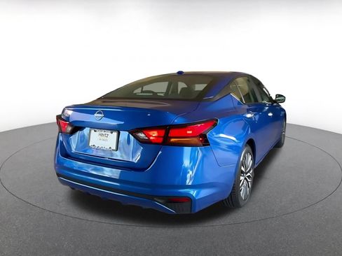 Used 2025 Nissan Altima 2.5 SV FWD image 12