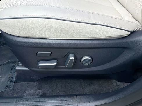 Used 2024 Hyundai Palisade Limited AWD/4WD image 16
