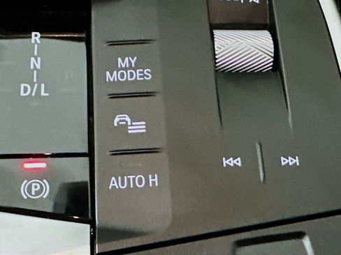 Used 2025 BMW X2 xDrive28i image 26