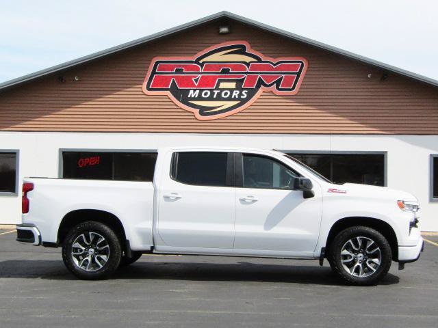Used 2023 Chevrolet Silverado 1500 RST AWD/4WD image 3