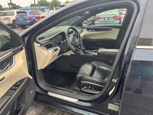 Used 2013 Cadillac XTS Platinum AWD/4WD image 7