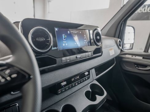 New 2025 Mercedes-Benz Sprinter 2500 image 30