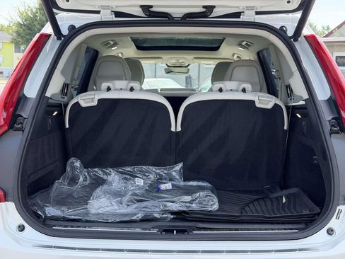 Used 2025 Volvo XC90 B6 Plus w/ Protection Package Premier AWD/4WD image 14
