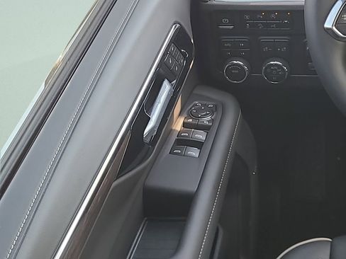 New 2026 Chevrolet Suburban Premier AWD/4WD image 20