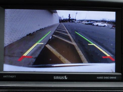 Used 2016 Chrysler Town & Country Touring w/ Driver Convenience Group image 24