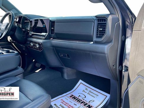 Used 2025 GMC Sierra 1500 SLT image 16