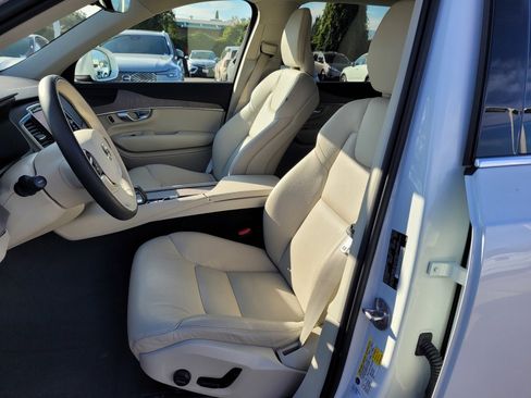 Certified 2023 Volvo XC90 T8 Plus w/ Protection Package Premier image 9