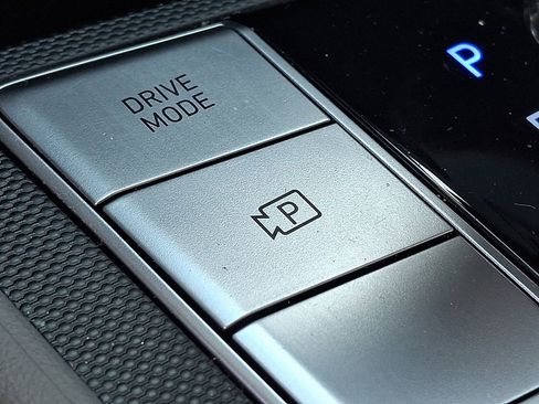 Used 2023 Hyundai Elantra SEL image 25