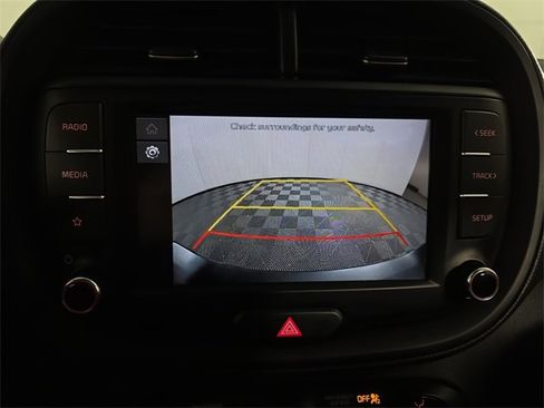 Used 2022 Kia Soul LX image 14
