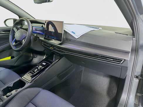 New 2026 Volkswagen Golf image 30