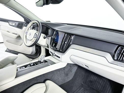 Used 2023 Volvo XC60 B5 Ultimate w/ Protection Package Premier FWD image 27