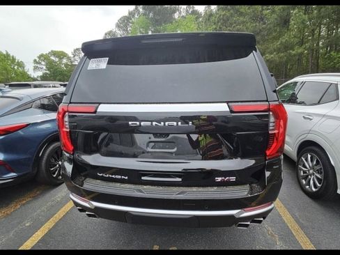 Used 2025 GMC Yukon Denali w/ Denali Reserve Package RWD image 8