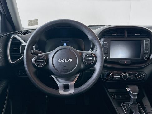Used 2025 Kia Soul LX w/ LX Technology Package image 18