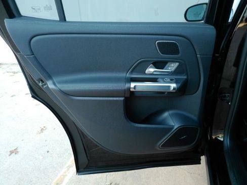 Used 2023 Mercedes-Benz EQB 300 4MATIC w/ Pinnacle Package image 16